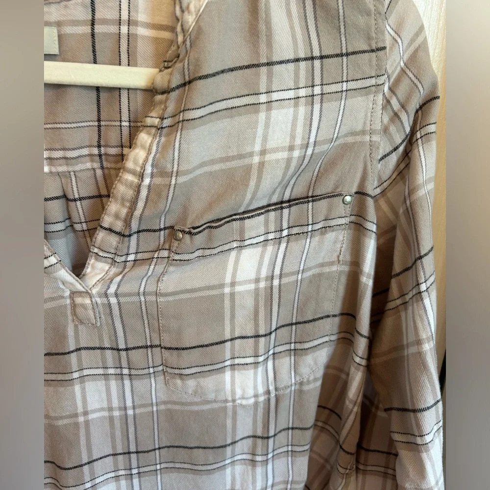 Calvin Klein light long sleeve Large - Picture 5 of 6